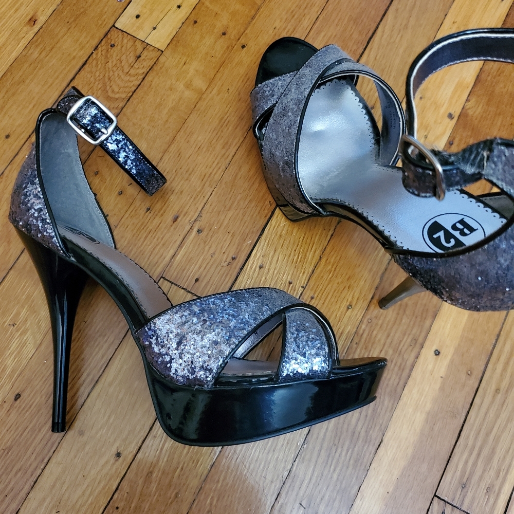 NEW! B2 Browns platform heels